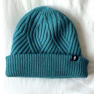 North face beanie — turquoise — OS — women’s